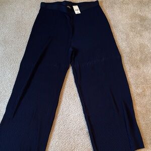 Navy Pleated pull on Wide-Leg Pants